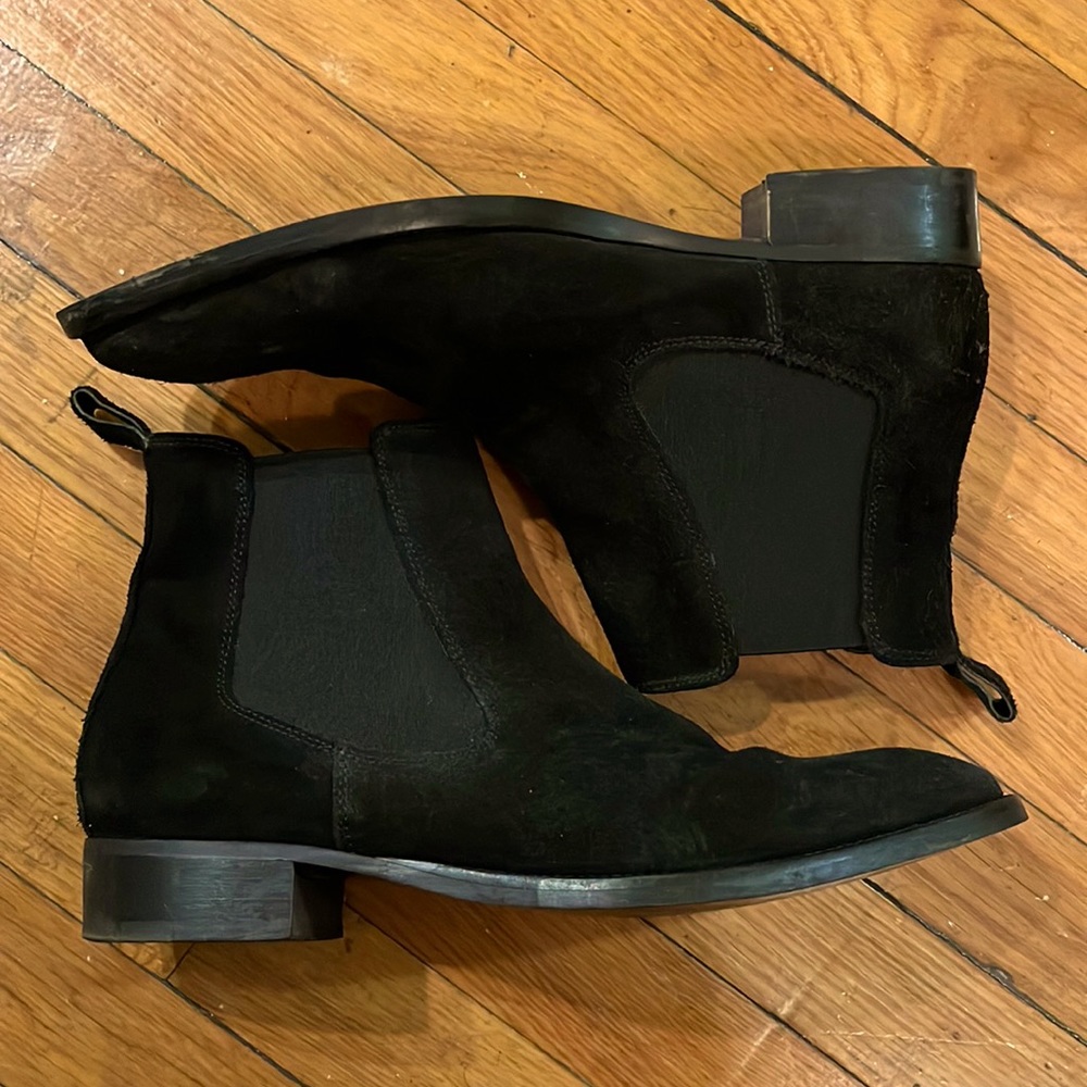Black suede Chelsea boots